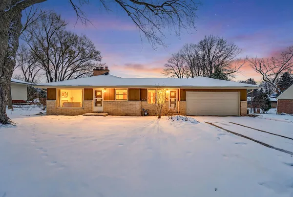 1150 Parkway Drive, Brookfield, WI 53005