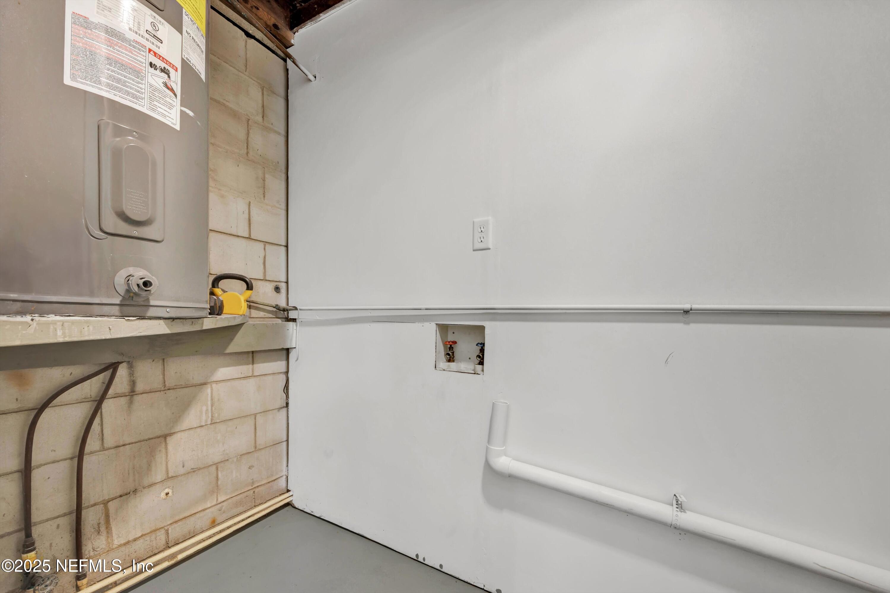 6816 Lotus Road South Jacksonville, FL 32211 - Photo 21 of 25 GARAGE