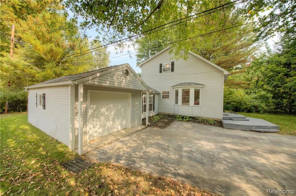 39510 Koppernick Road Canton, MI 48187 - Photo 3 of 31