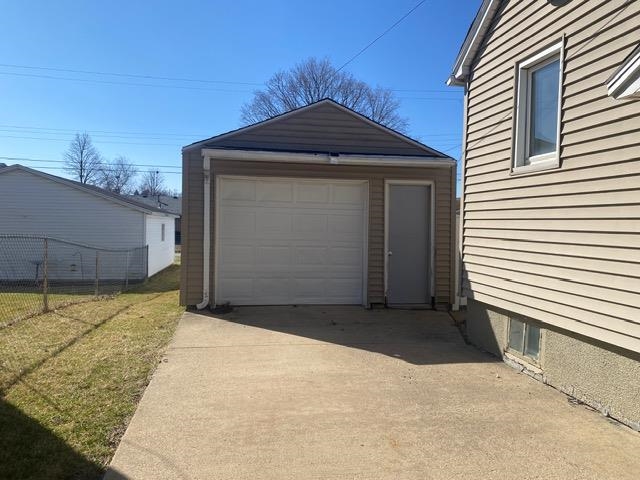325 West 3rd Street Spring Valley, IL 61362 - Photo 2 of 11 a front view of a house with a yard