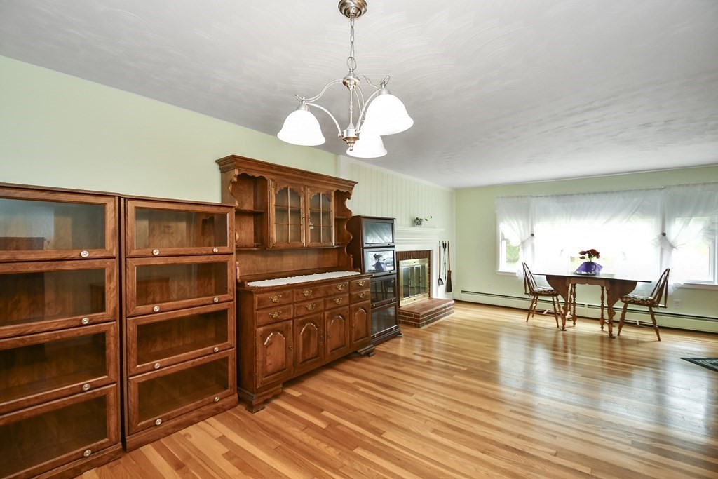 29 Oakcrest Road Holden, MA 01520 - Photo 7 of 37 Gallery Image 7