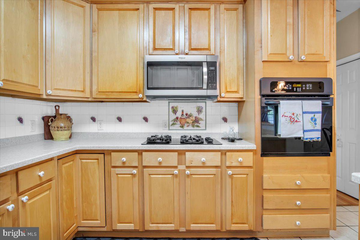 700 South Fairview Street Riverside, NJ 08075 - Photo 12 of 46 Kitchen