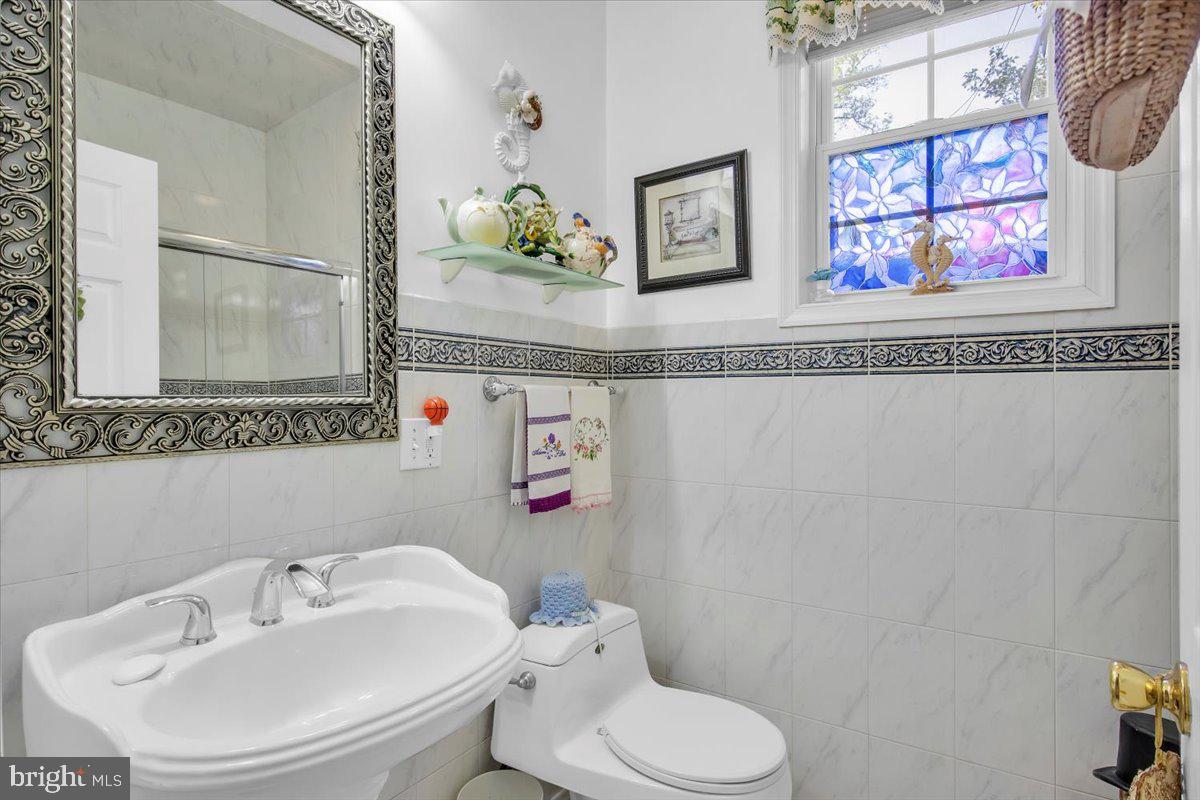 700 South Fairview Street Riverside, NJ 08075 - Photo 32 of 46 First Floor Bathroom