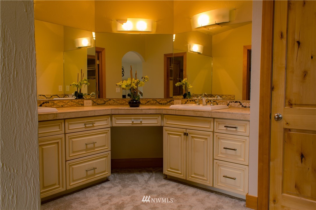 7225 Fairview Road Southwest Olympia, WA 98512 - Photo 13 of 24 Gallery Image 13