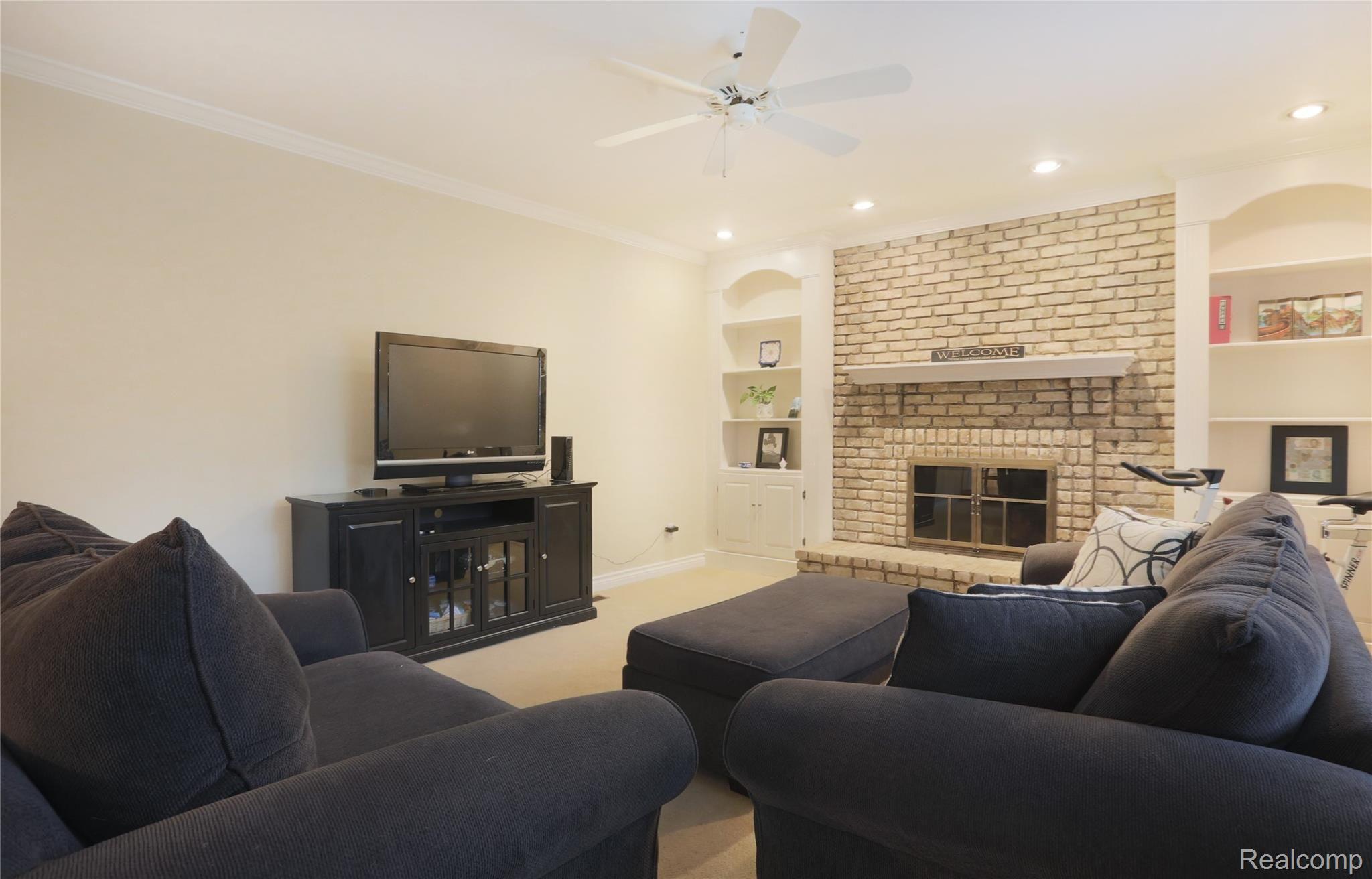 1138 Valley Stream Court Rochester, MI 48309 - Photo 13 of 31 0I0A9533.jpeg