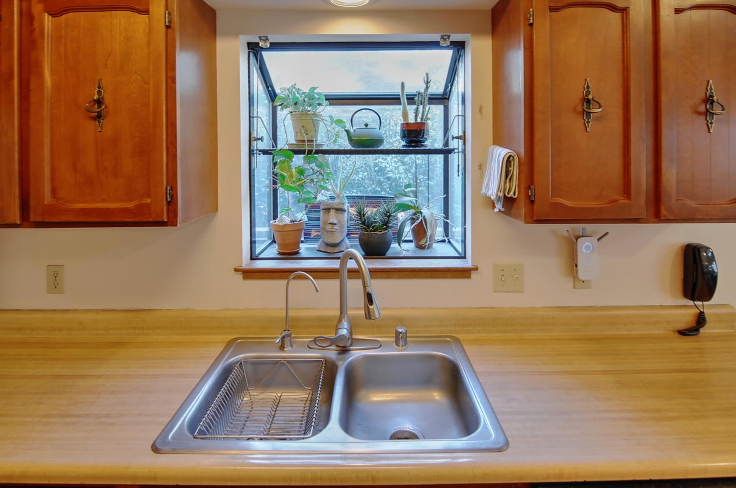 16914 Pasquale Road Nevada City, CA 95959 - Photo 18 of 32 a bathroom with a sink and a mirror