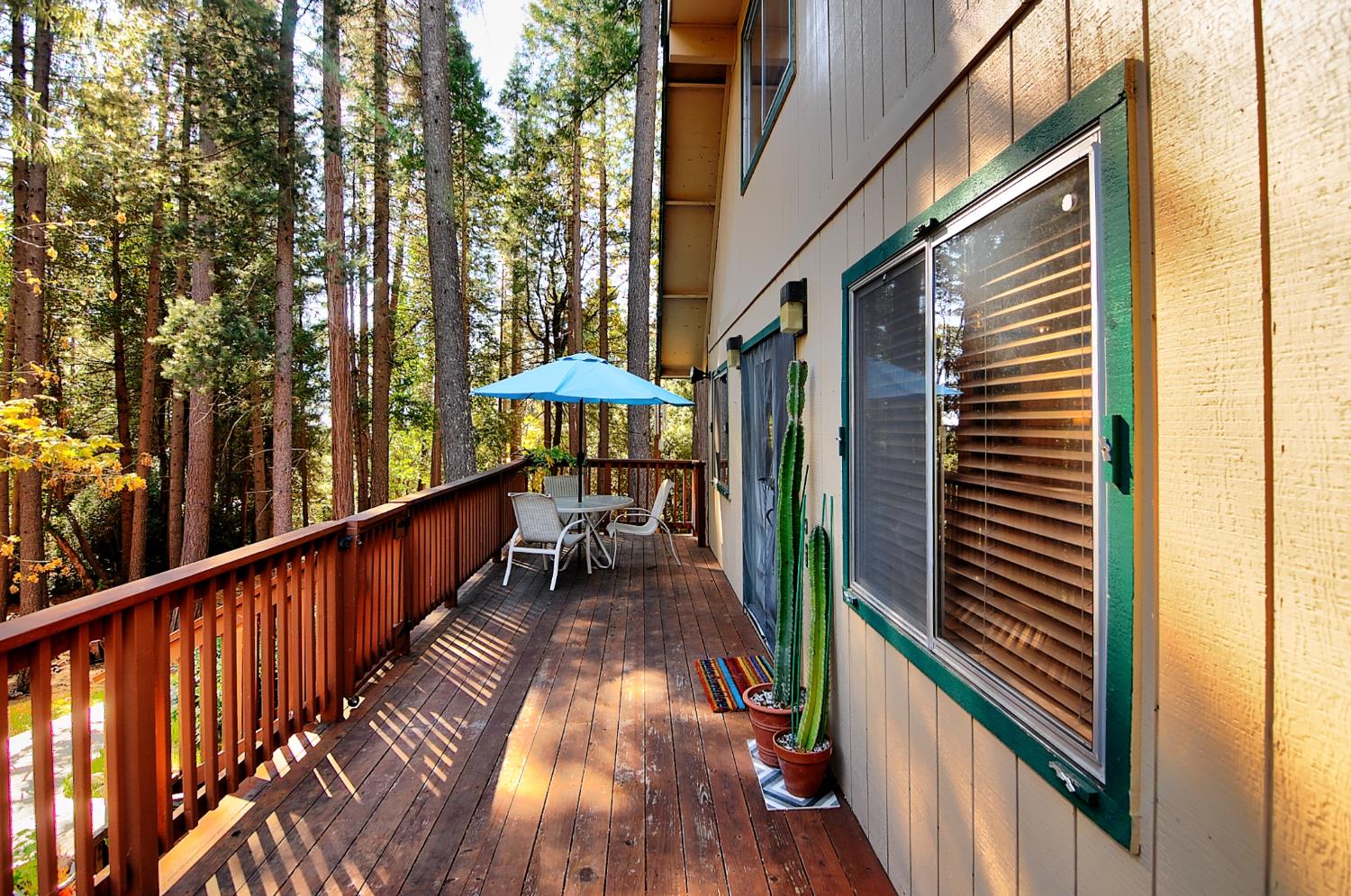 16914 Pasquale Road Nevada City, CA 95959 - Photo 29 of 32 a balcony with table and chairs