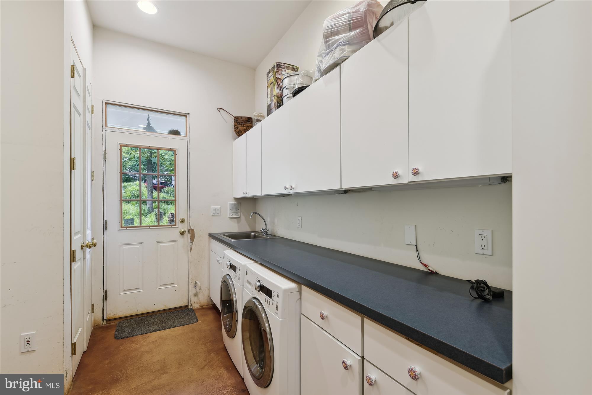 357 Forest Beach Road Annapolis, MD 21409 - Photo 20 of 91 ML Laundry room