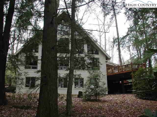 129 Lakeview Road Newland, NC 28657 - Photo 2 of 30 Gallery Image 2