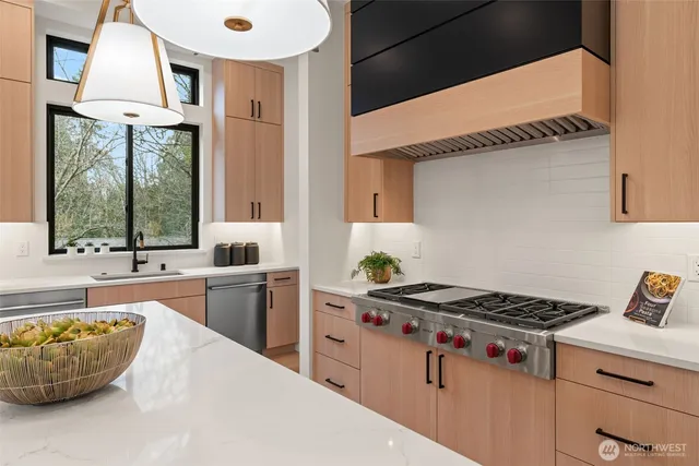 $3,199,900 | 7329 151st Avenue Northeast, Redmond, WA 98052