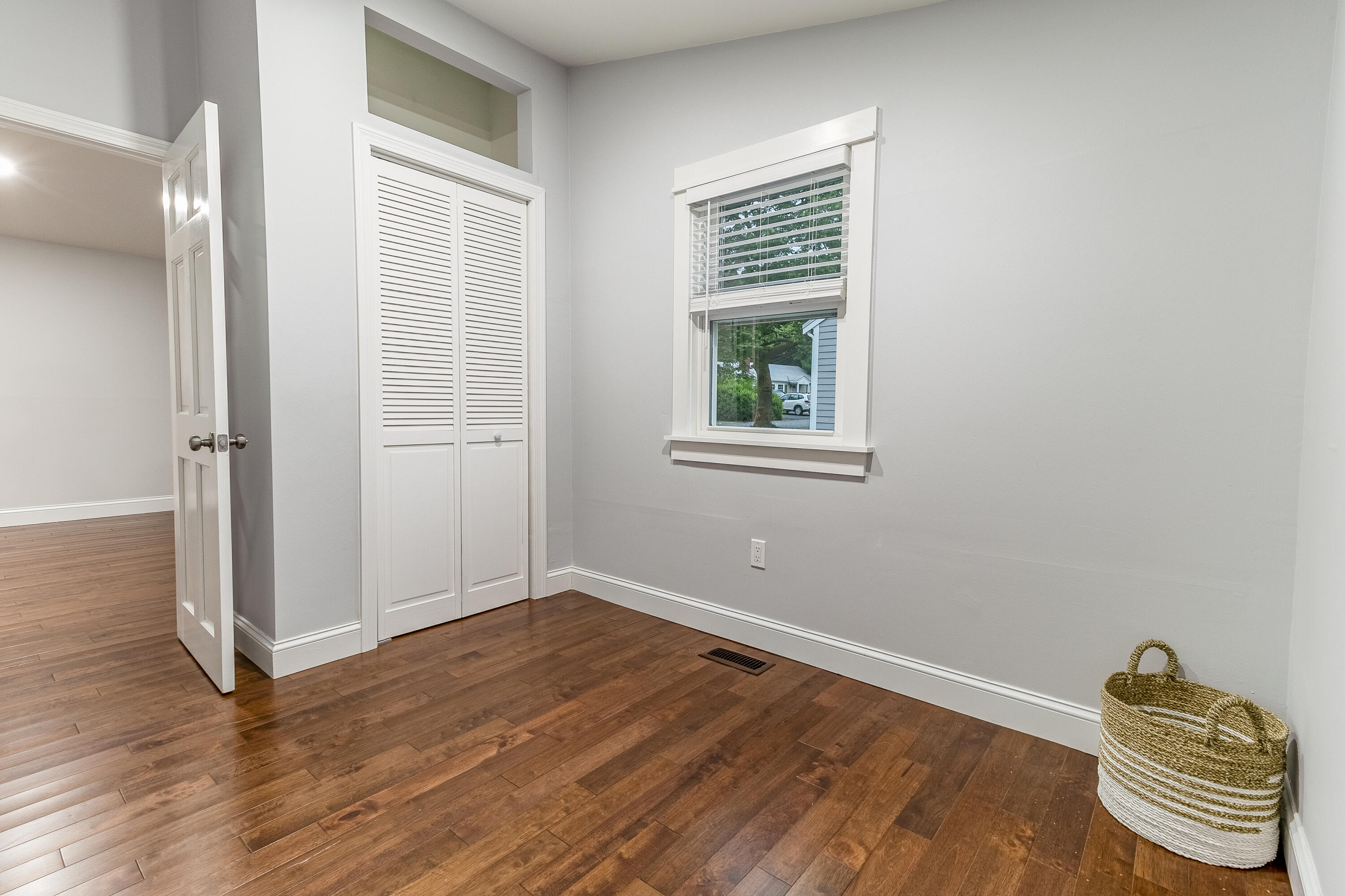 72 Glen Road Hyannis, MA 02601 - Photo 8 of 17 72 Glen-14