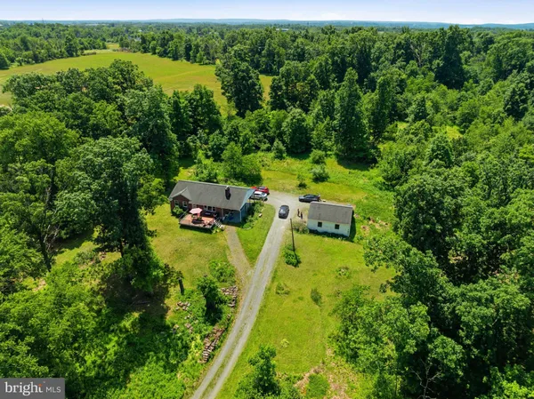 $300,000 | 10 Sheridan Lane, Pottstown, PA 19464