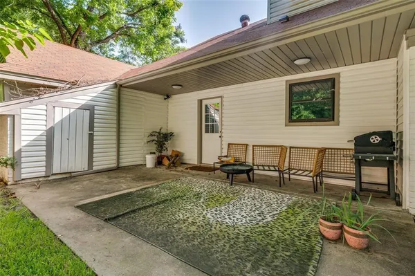 $355,000 | 5921 Spring Glen Drive, Dallas, TX 75232