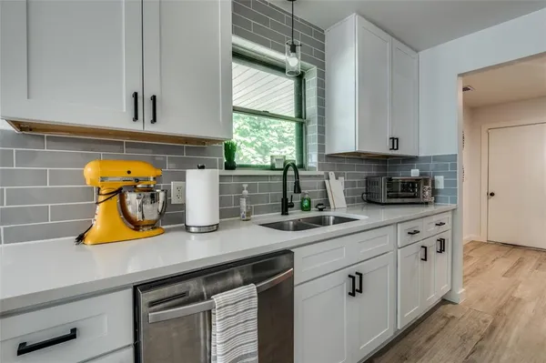 $355,000 | 5921 Spring Glen Drive, Dallas, TX 75232