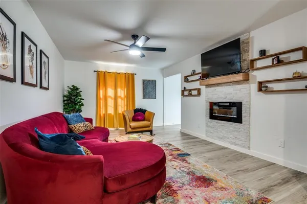 $355,000 | 5921 Spring Glen Drive, Dallas, TX 75232