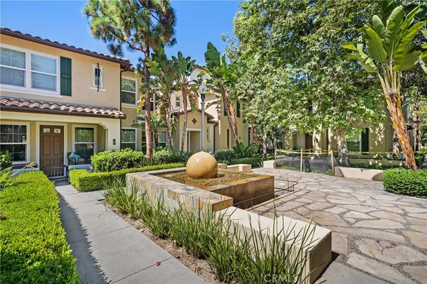 $999,000 | 33 Flowerbud, Irvine, CA 92603
