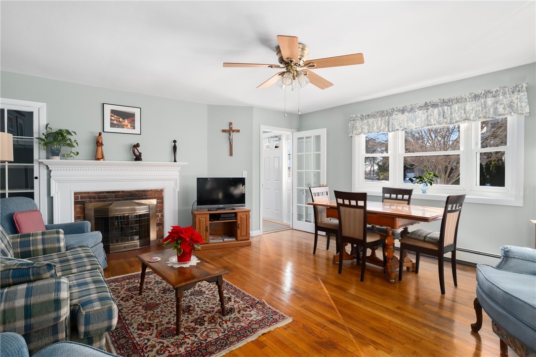 7 Restmere Terrace Middletown, RI 02842 - Photo 2 of 47