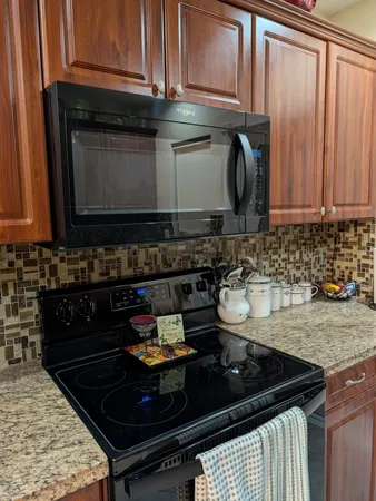 $1,300 | 2734 Northeast 27th Court, Unit 21, Lighthouse Point, FL 33064