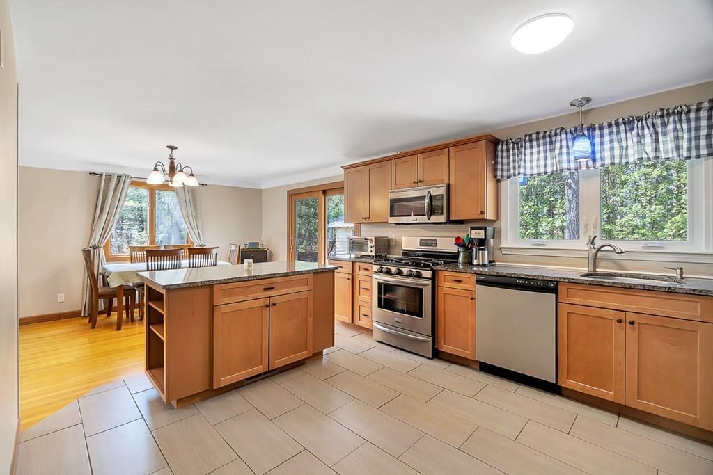 90 Crooked Spring Road Chelmsford, MA 01863 - Photo 4 of 30