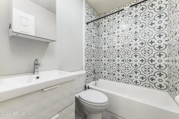$1,100 | 231 East 16th Street, Unit 4, Jacksonville, FL 32206