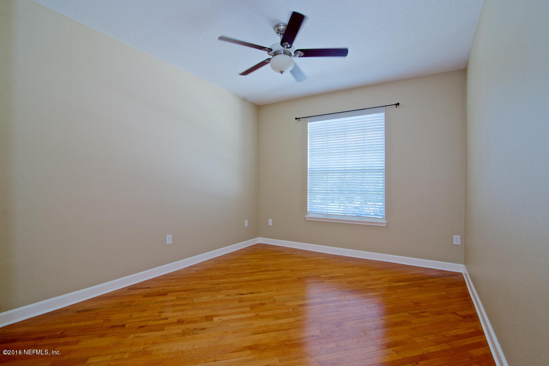 10550 Baymeadows Road, Unit 921 Jacksonville, FL 32256 - Photo 14 of 22 Master Bedroom