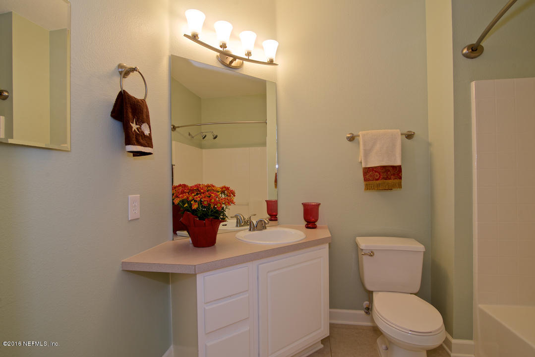 10550 Baymeadows Road, Unit 921 Jacksonville, FL 32256 - Photo 16 of 22 Master Bath