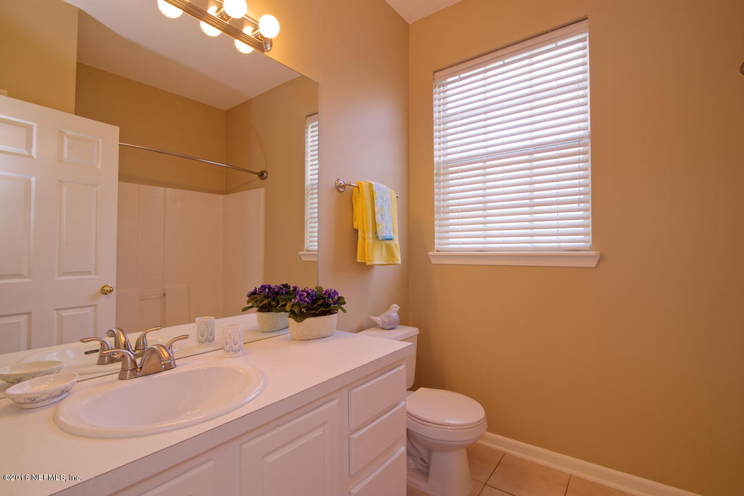 10550 Baymeadows Road, Unit 921 Jacksonville, FL 32256 - Photo 18 of 22 2nd Bathroom