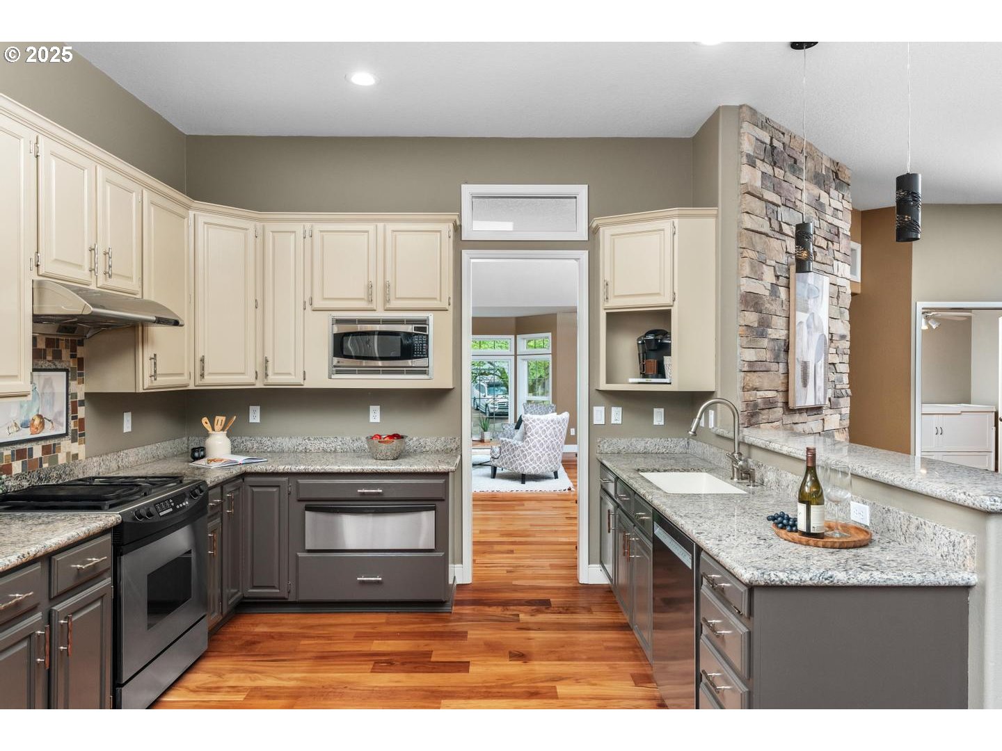 10340 Southwest Shearwater Loop Beaverton, OR 97007 - Photo 12 of 48 Kitchen