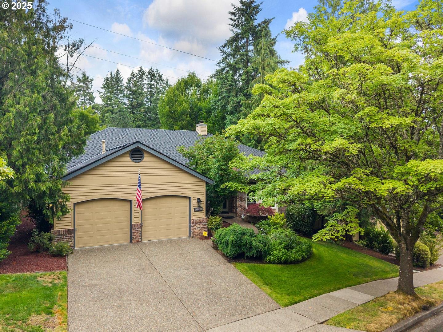 10340 Southwest Shearwater Loop Beaverton, OR 97007 - Photo 3 of 48 Gallery Image 3