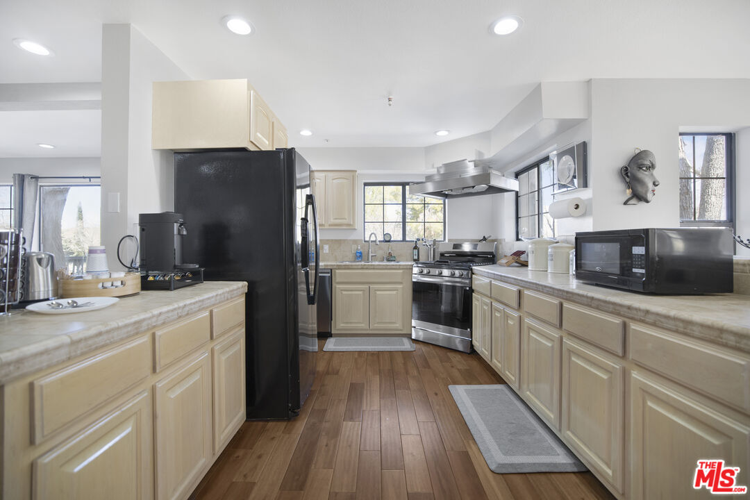 34315 Lancaster Road Lancaster, CA 93536 - Photo 11 of 43