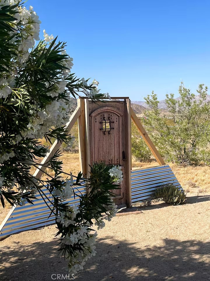 4319 Dusty Mile Road Landers, CA 92285 - Photo 14 of 44