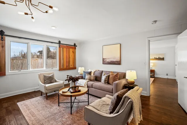 $600,000 | 8930 North Maitland Road, Bayside, WI 53217