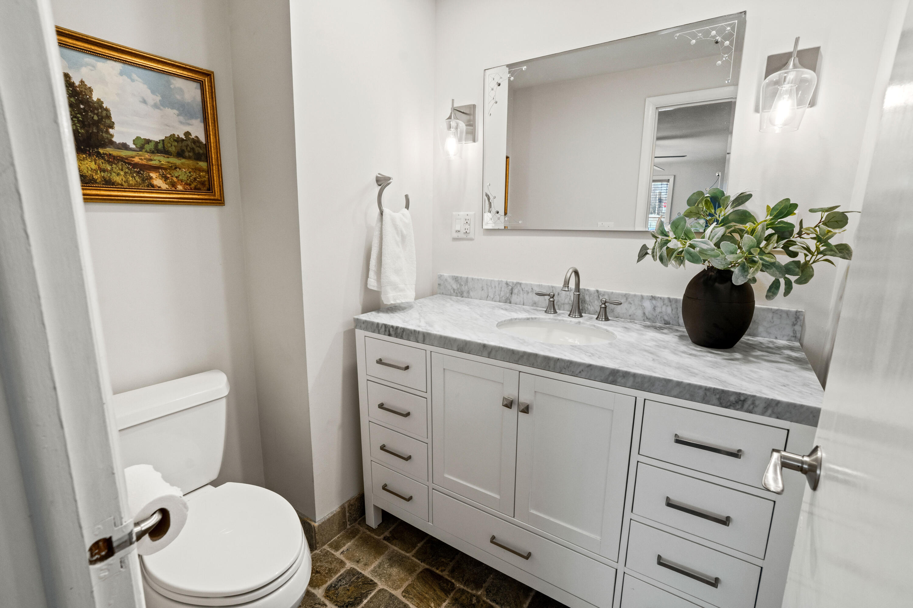 8930 North Maitland Road Bayside, WI 53217 - Photo 23 of 47 Primary Bath