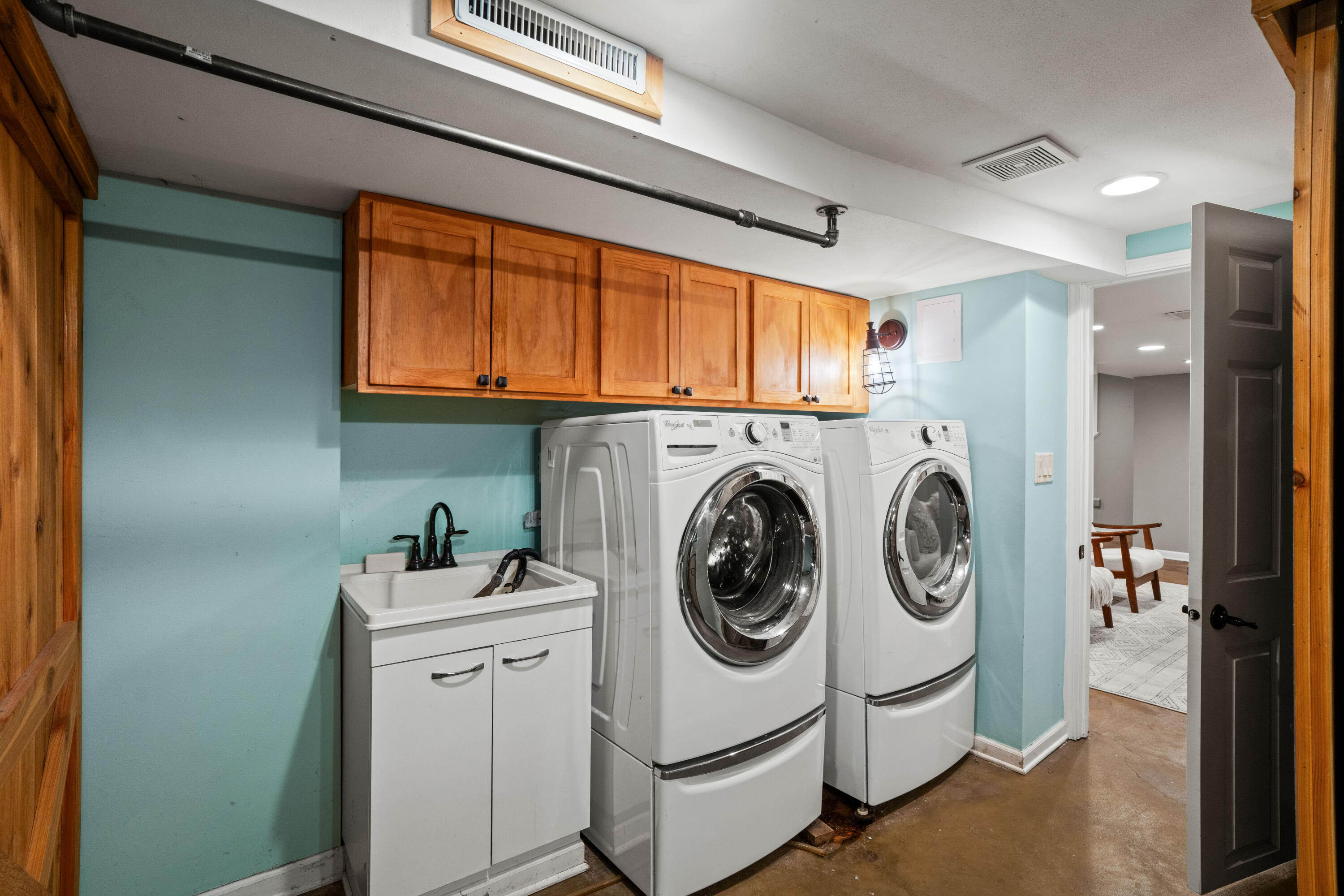8930 North Maitland Road Bayside, WI 53217 - Photo 38 of 47 Laundry Room