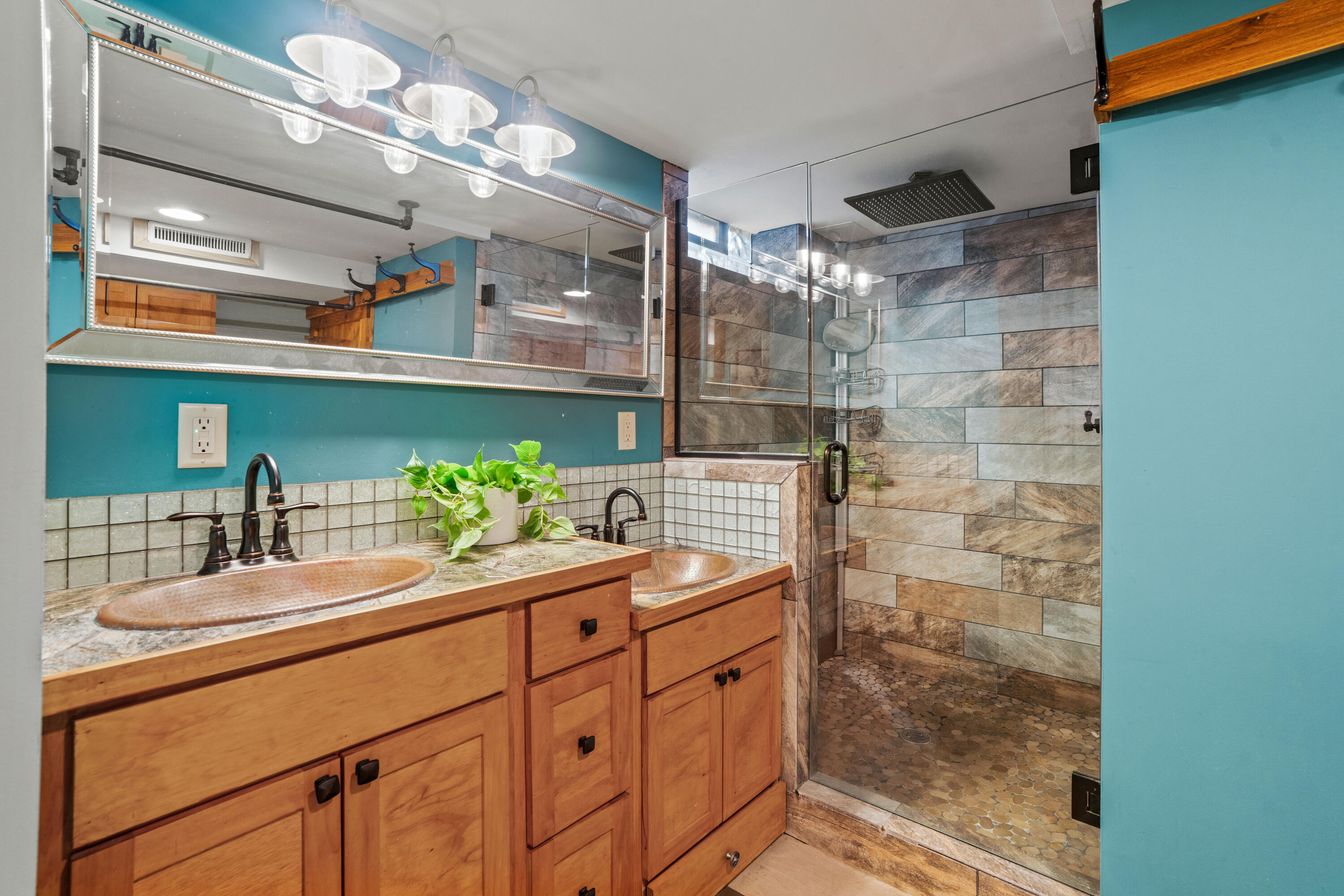 8930 North Maitland Road Bayside, WI 53217 - Photo 39 of 47 LL Full Bath