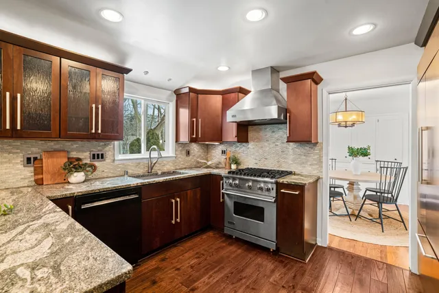 $600,000 | 8930 North Maitland Road, Bayside, WI 53217