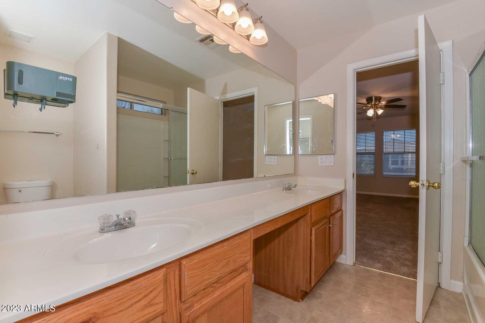 14836 West Bloomfield Road Surprise, AZ 85379 - Photo 28 of 50 Primary Bath