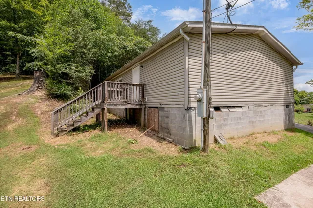 $129,900 | 445 West Broad Street, Clinton, TN 37716