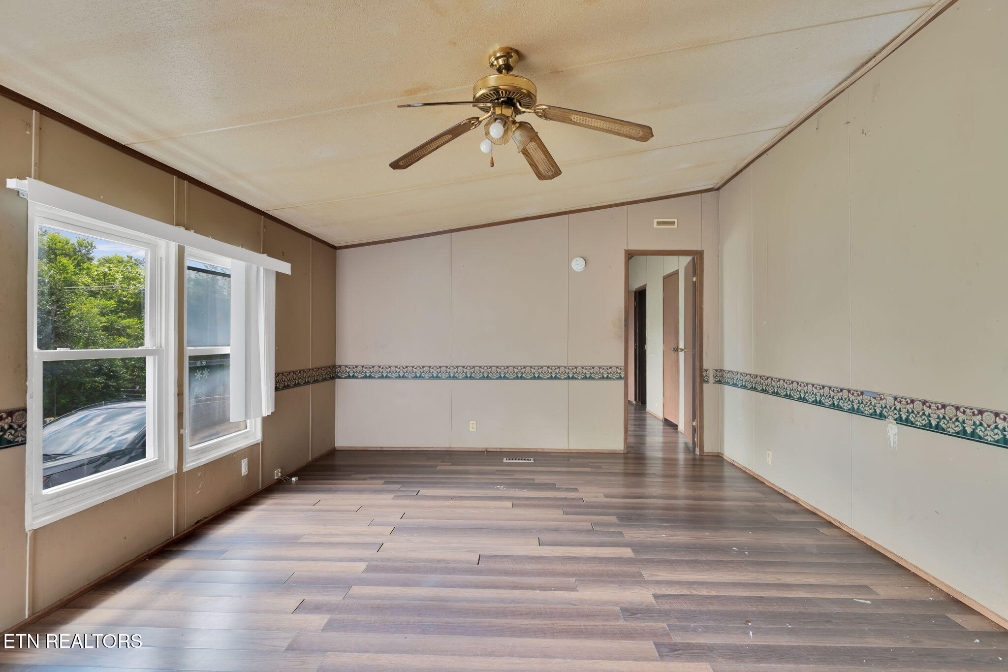 445 West Broad Street Clinton, TN 37716 - Photo 6 of 17 2-web-or-mls-Broad-2992