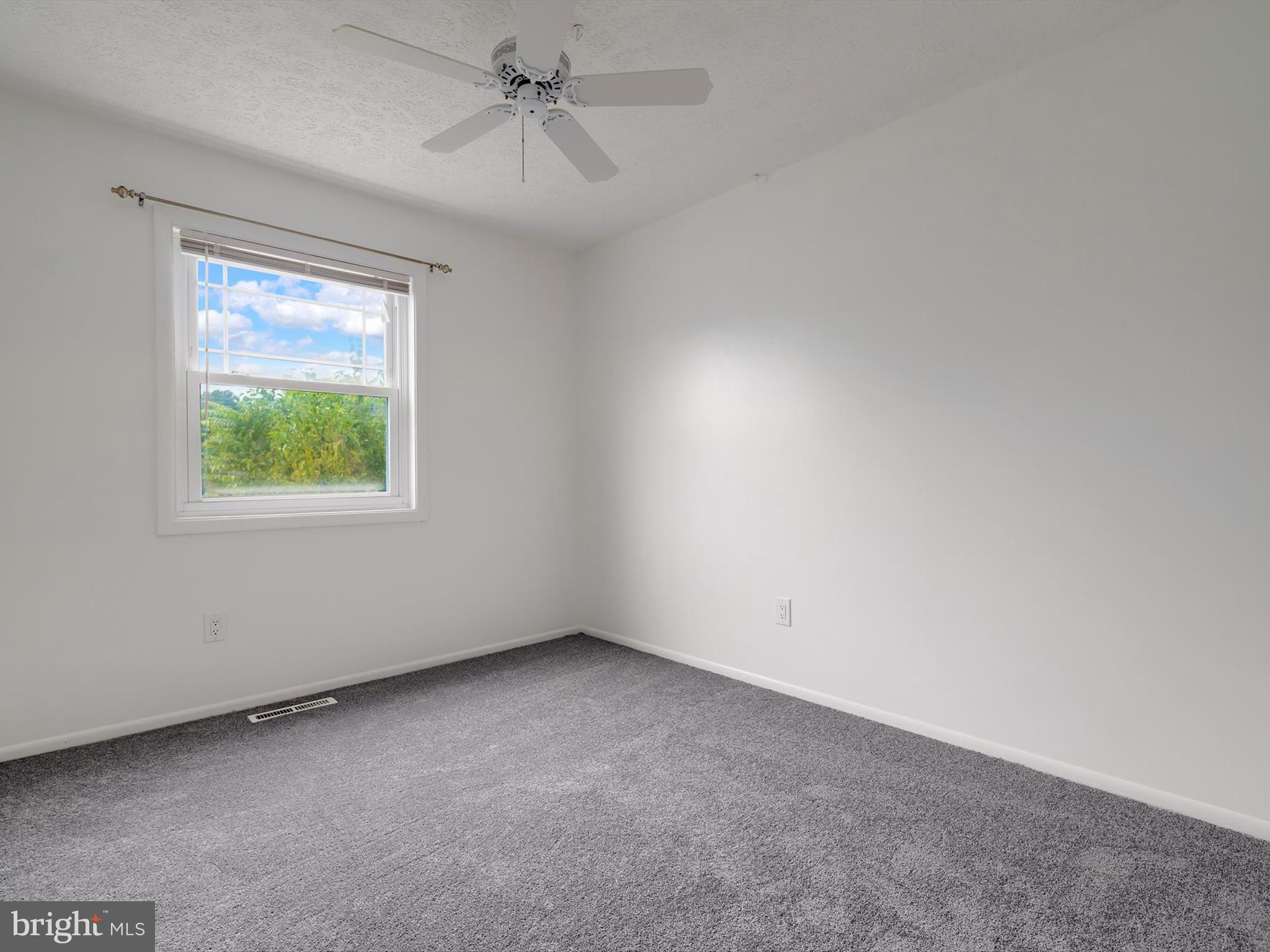 1616 Knoxville Road Edgewater, MD 21037 - Photo 23 of 54 Bedroom 2