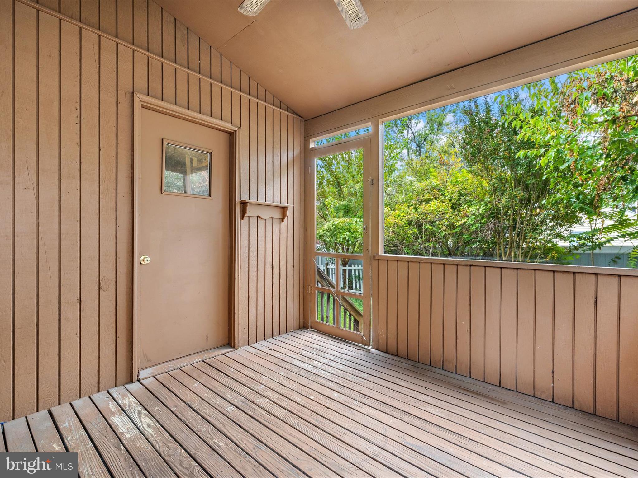 1616 Knoxville Road Edgewater, MD 21037 - Photo 25 of 54 Screened in porch to enjoy your morning coffee