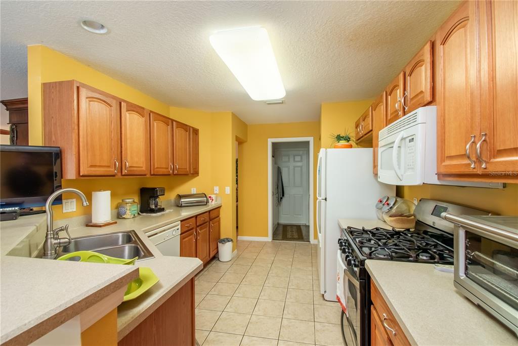 10035 Southwest 90th Loop Ocala, FL 34481 - Photo 7 of 40 Gallery Image 7