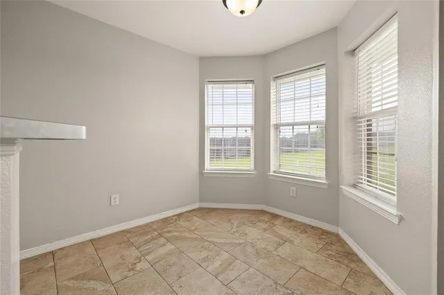 a view of empty room with window