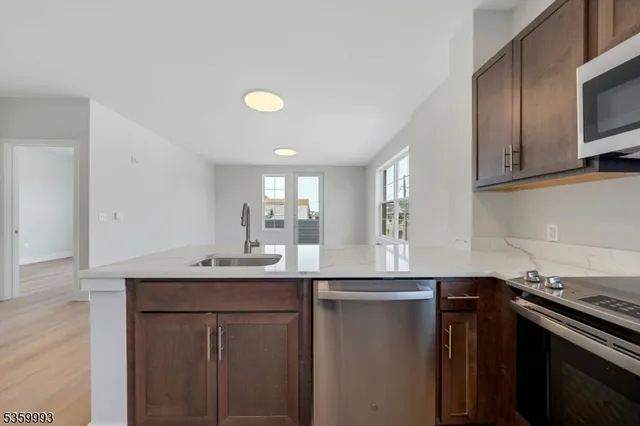 $2,888 | 1 Center Street, Unit 305, Clifton, NJ 07011