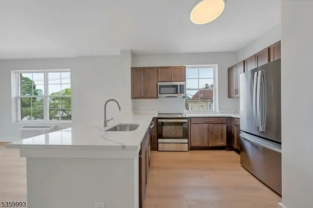 $2,888 | 1 Center Street, Unit 305, Clifton, NJ 07011