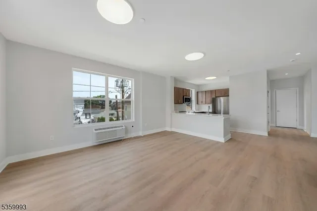 $2,888 | 1 Center Street, Unit 305, Clifton, NJ 07011