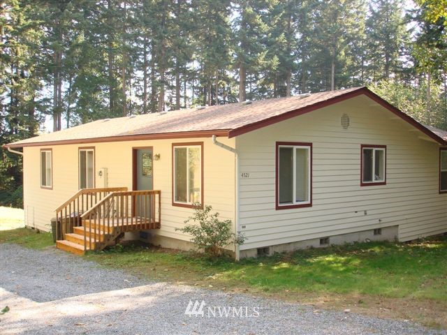 4521 Deer Lake Road Clinton, WA 98236 - Photo 3 of 15 Gallery Image 3
