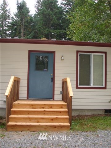 4521 Deer Lake Road Clinton, WA 98236 - Photo 4 of 15 Gallery Image 4