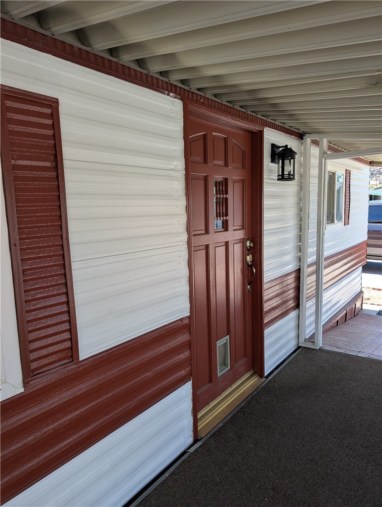 15940 Stoddard Wells Road, Unit 82 Victorville, CA 92395 - Photo 4 of 24