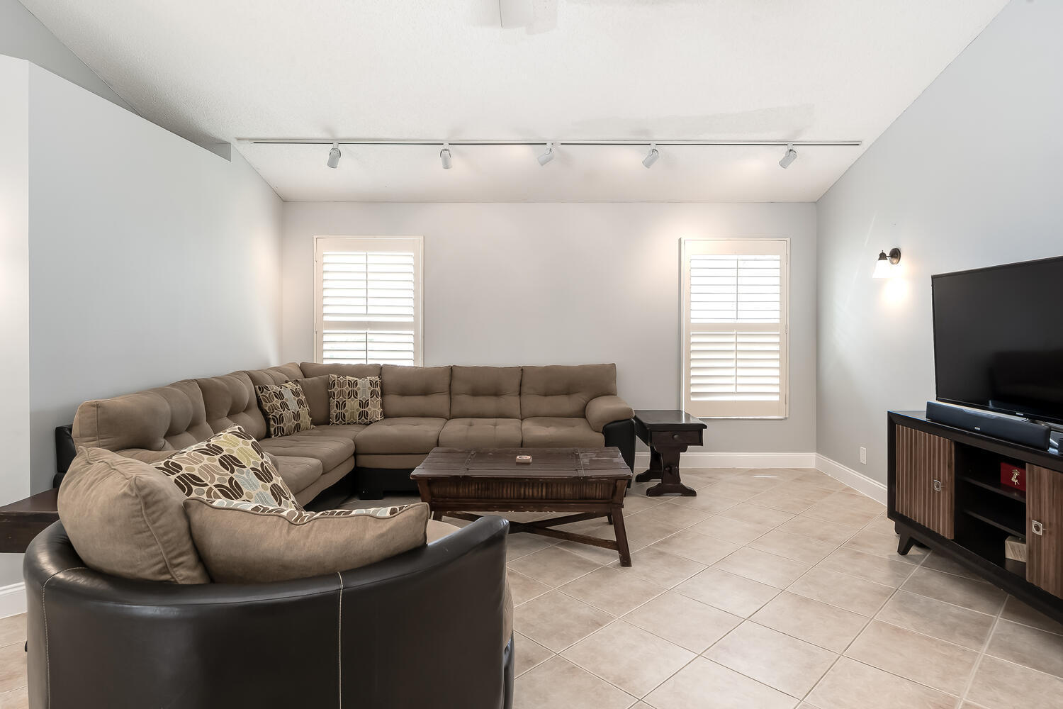 22264 Collington Drive Boca Raton, FL 33428 - Photo 17 of 36 Must See Property-large-019-019-Family R